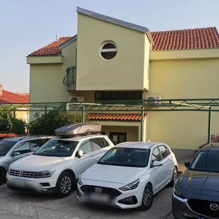Apartment In Zaboric With Sea View, Balcony, Air Conditioning, Wifi 5177-2 *